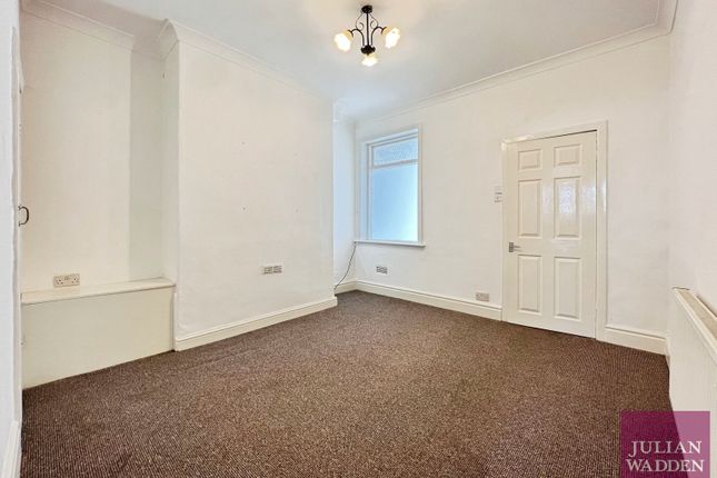 70, Yates Street, Stockport photo 3