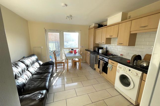 Town house for sale in Aspull Walk, Manchester