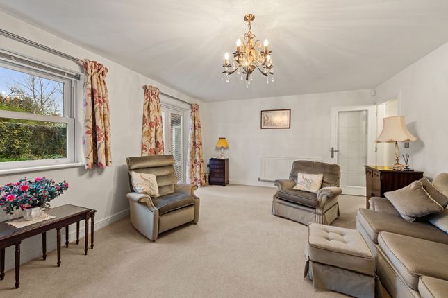 4, Belton Gardens, Grantham photo 4