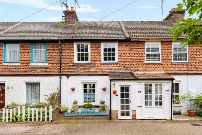 Thumbnail Cottage for sale in Railway Terrace, Westerham, Kent