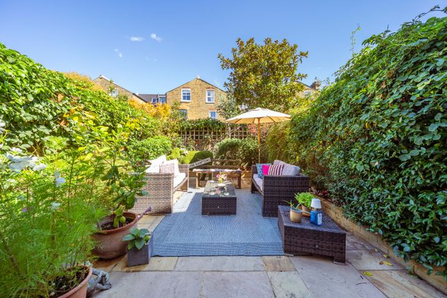 23, Wroughton Road, London photo 4
