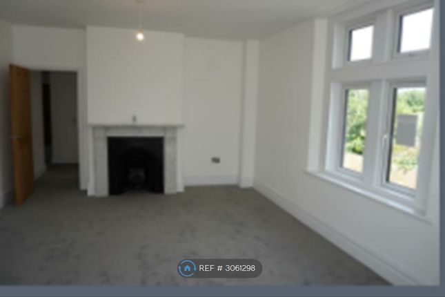 Bradford Road, Flat  Rowlands Court, Trowbridge photo 3