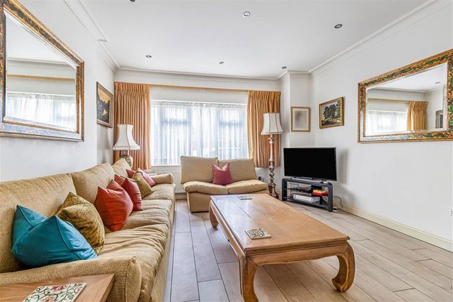 49, Bowes Road, London photo 2