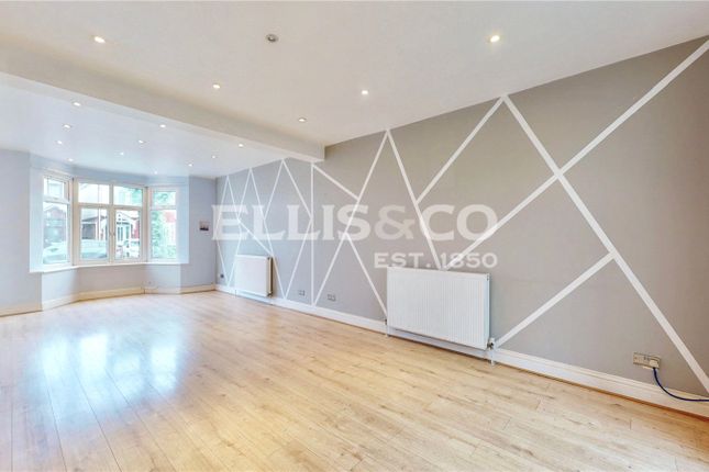 18, Waverley Avenue, Wembley photo 4