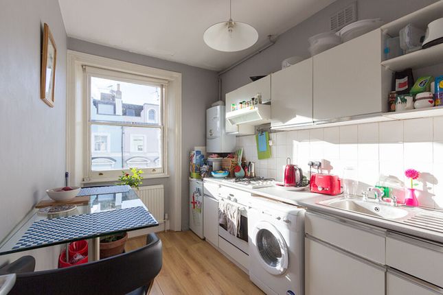 Flat to rent in Ladbroke Crescent, Notting Hill, London
