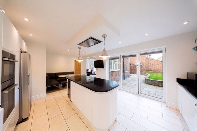 2 Rivershill Gardens, Altrincham photo 3
