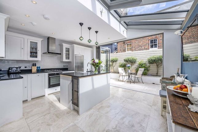 Thumbnail Terraced house for sale in Avalon Road, London