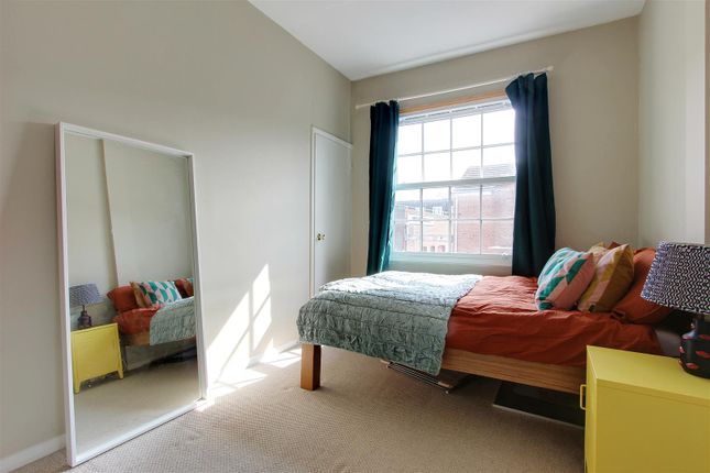 1, Frogmore Street, Tring photo 4