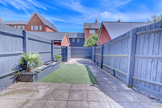 35, Greenwich Drive, Buckinghamshire photo 4