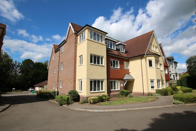 Thumbnail Flat to rent in Epsom Road, Leatherhead