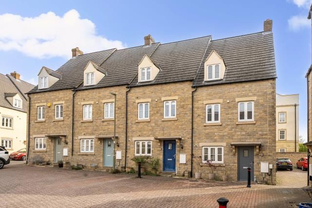 18, Buttercross Lane, Witney photo 4