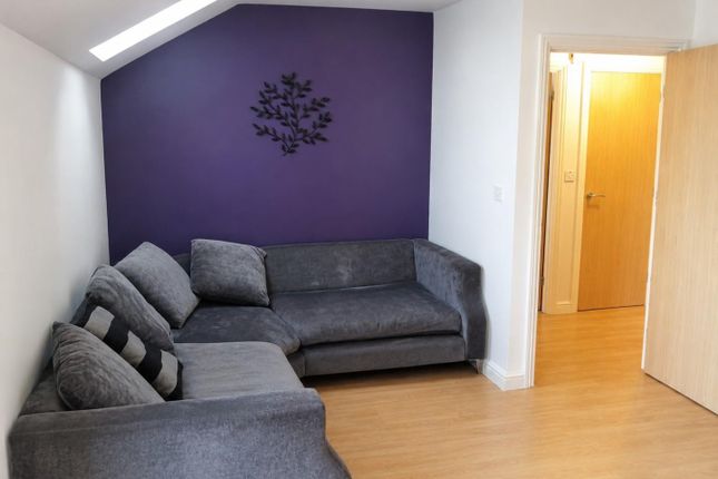 56, Ottawa Court, Cheshunt photo 3