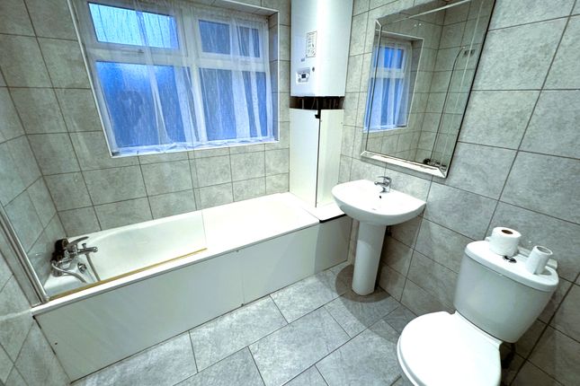 6, Elmstead Road, Ilford photo 3