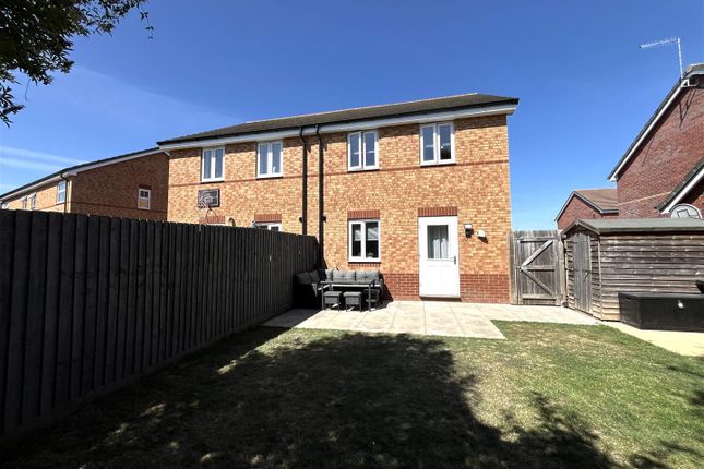 16, Yew Tree Way, Warwick photo 2