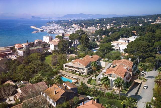 3 bed apartment for sale in St Cyr Sur Mer, Var, France