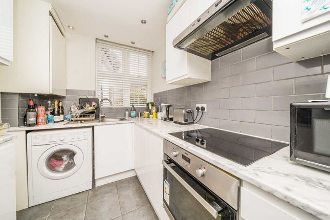 Flat for sale in Surbiton Crescent, Kingston Upon Thames