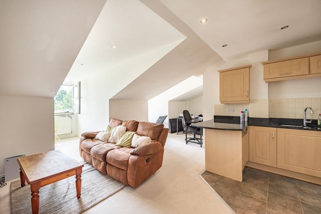 Thumbnail Flat for sale in Russet Drive, St Albans, Herts