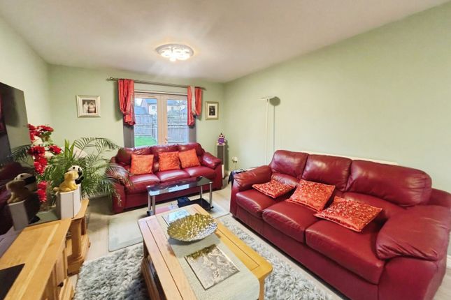 44, Lynwood Way, South Shields photo 2