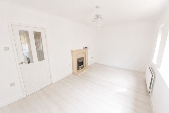 89, Oxclose Crescent, Spennymoor photo 3