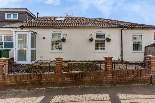 Thumbnail Bungalow for sale in Fulwich Road, Dartford