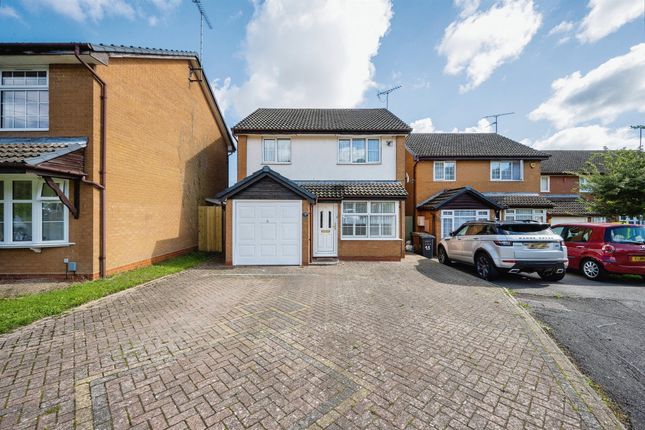 Thumbnail Detached house for sale in Kershaw Close, Luton