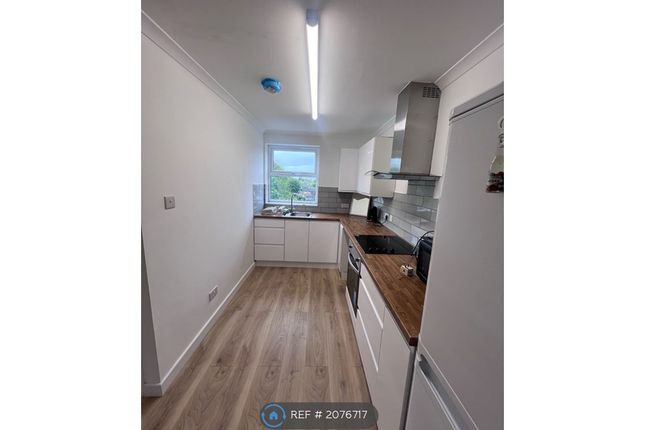 Thumbnail Flat to rent in Gibbon Road, London