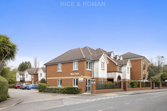 Thumbnail Flat for sale in Station Road, Addlestone