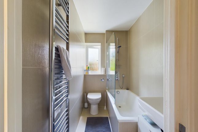 2, Thaxted Place, London photo 3