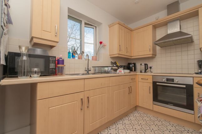 18, Dextor Close, Kent photo 3