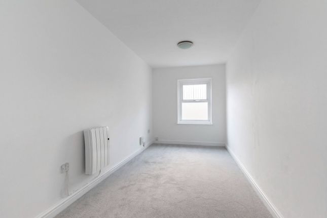 1 Berkeley Lodge, Hewlett Road, Cheltenham photo 4
