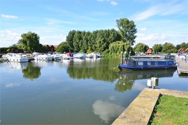 Houseboat for sale in Mill Road, Buckden, St. Neots
