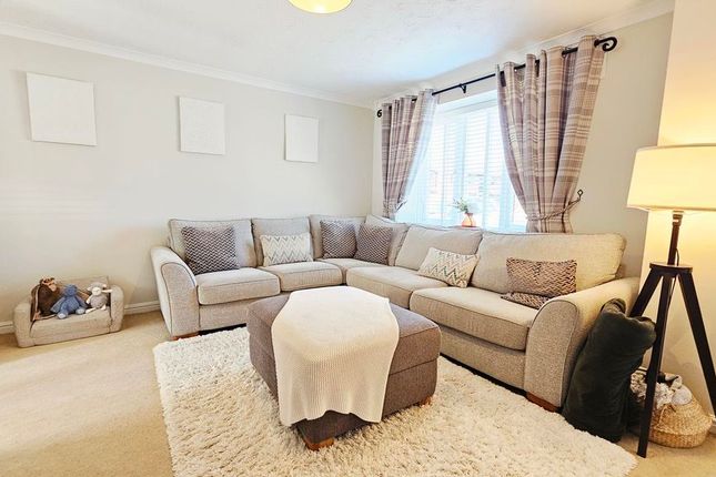 11, Fawley Close, Hereford photo 3