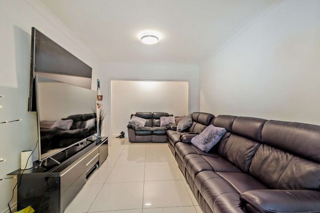 59, Taunton Way, Stanmore photo 4