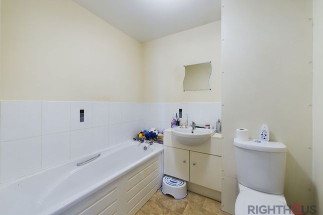 Flat for sale in Cameron Grove, Eccleshill