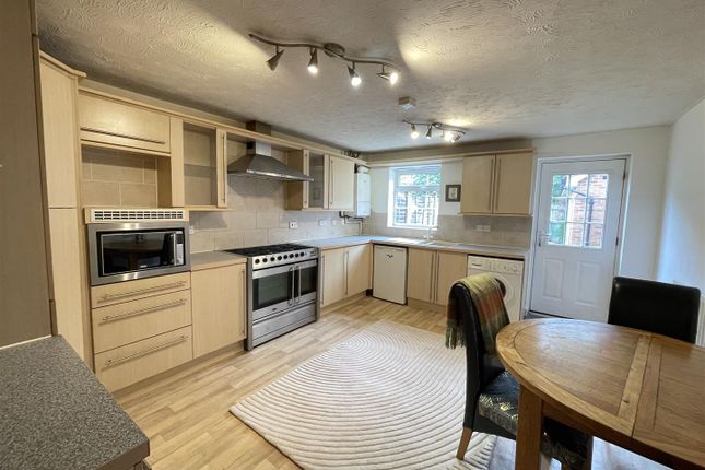 Town house for sale in Robin Mews, Loughborough