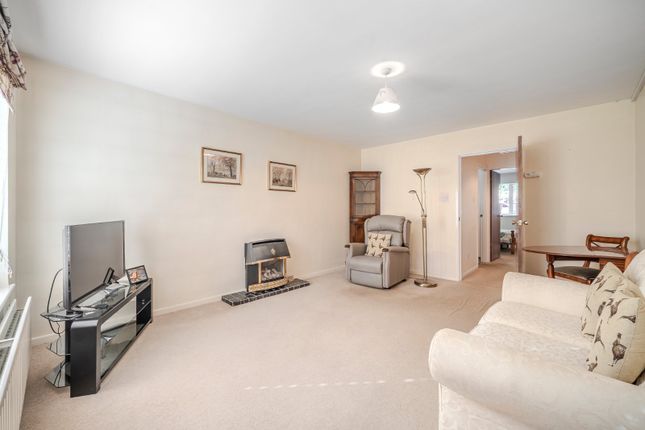 21, North Grove Court, West Yorkshire photo 2