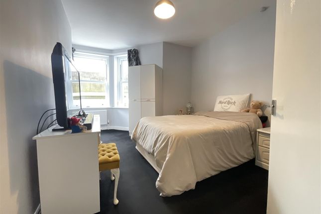 Flat for sale in St. Martins Avenue, Scarborough