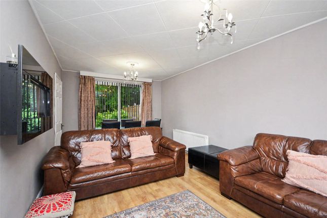 59, Tynwald Drive, West Yorkshire photo 4