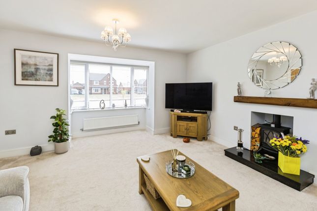 19, Kingfisher Way, Oswestry photo 2