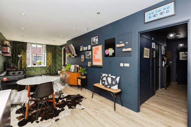 Flat 304/Whitemantle Court, 25 Rookwood Way, London photo 4