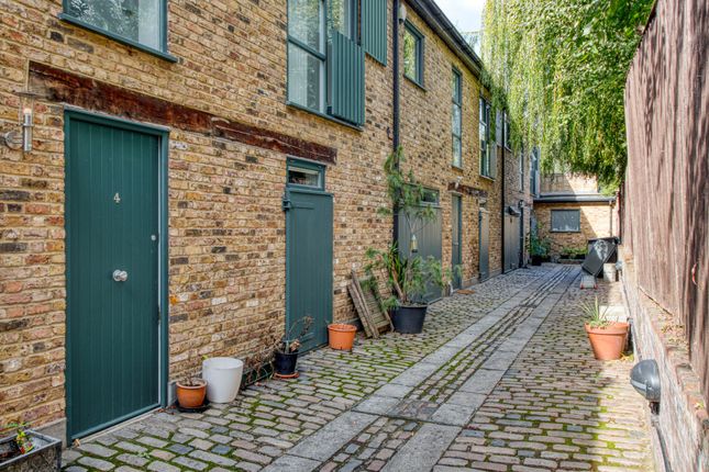 Barn conversion to rent in Prices Mews, London
