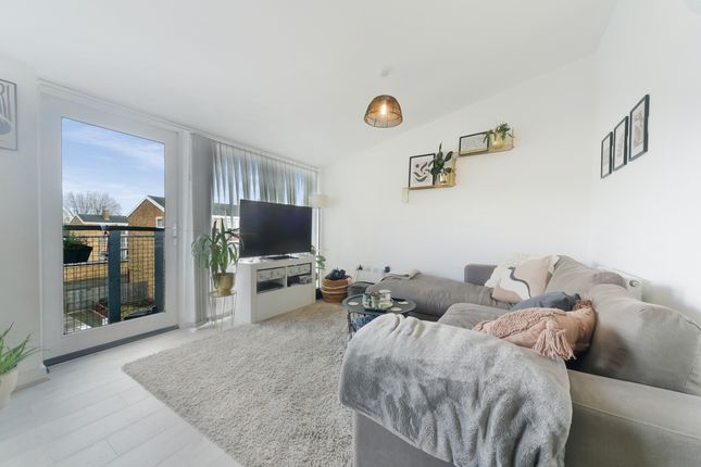 Thumbnail Flat to rent in Nelson Grove Road, London