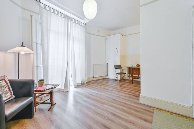 Thumbnail Flat to rent in Burton Street WC1H, Bloomsbury, London,