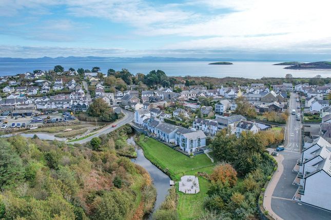 2b, Pen Y Bont, Pwllheli photo 3