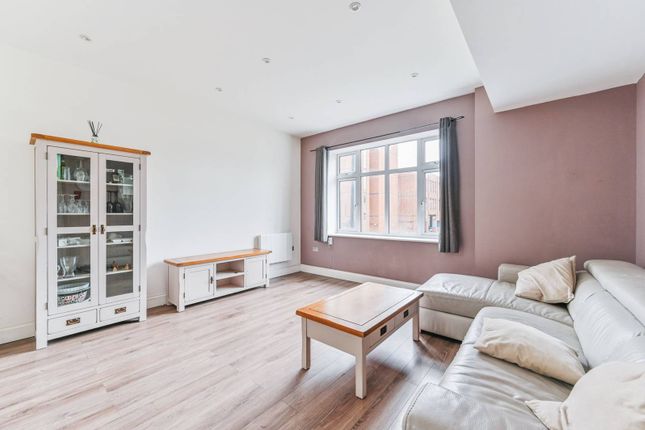 Thumbnail Flat to rent in Aldgate House, Sutton