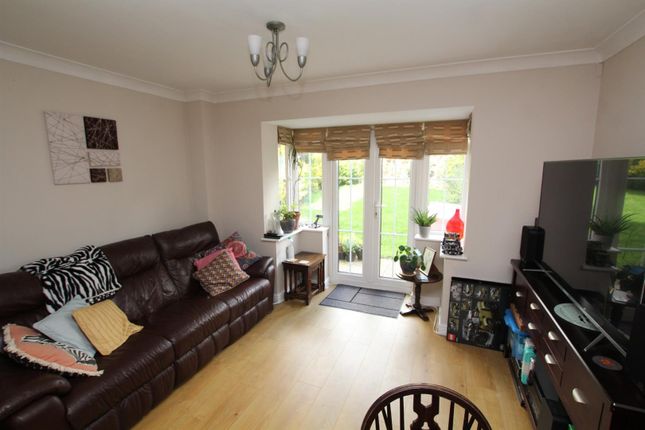 18, Riverslea Road, Coventry photo 3