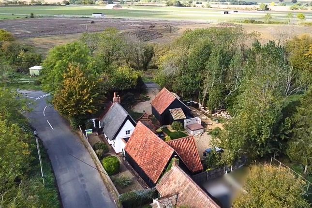 4-bed detached on Keysoe Row West, Bedford, £625,000