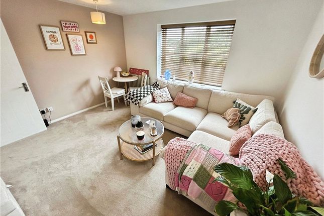 3, Bampton Court, Chandler's Ford photo 3