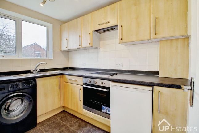 19, Elm Close, Coventry photo 3