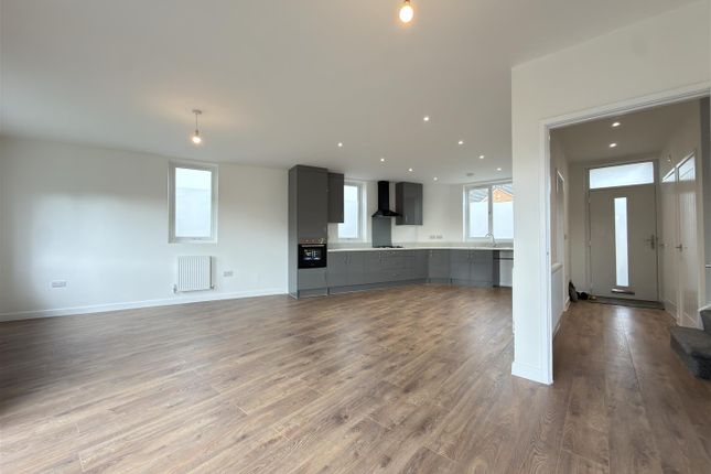 384F, Gipsy Lane, Leicester photo 4